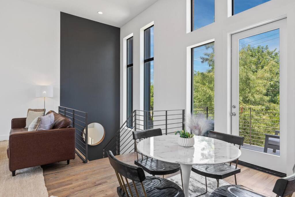 Beautiful Perfectly Located Luxury 2 Bed Townhome Dallas Eksteriør billede