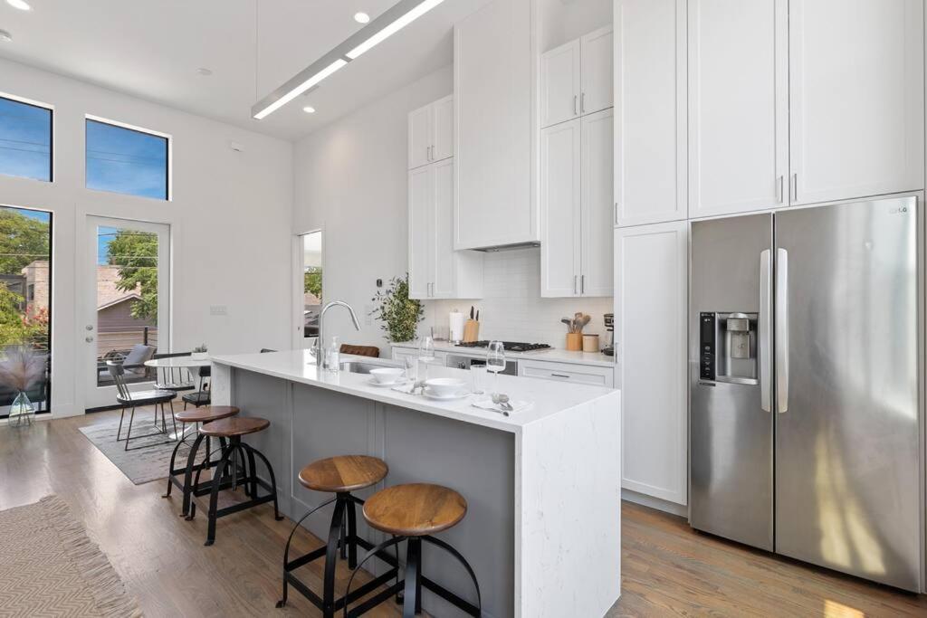 Beautiful Perfectly Located Luxury 2 Bed Townhome Dallas Eksteriør billede