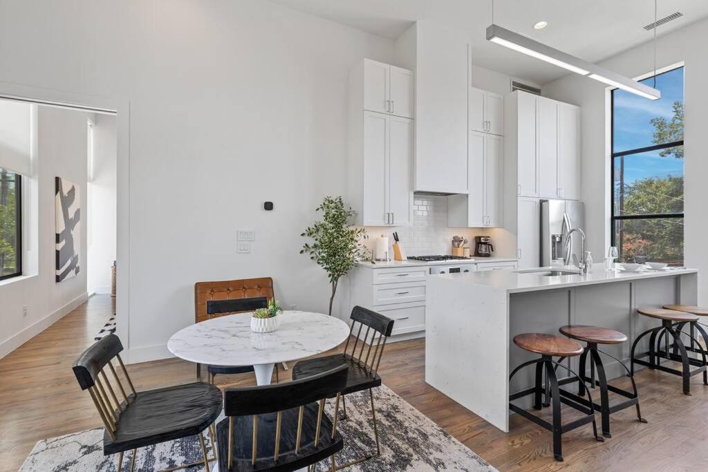 Beautiful Perfectly Located Luxury 2 Bed Townhome Dallas Eksteriør billede